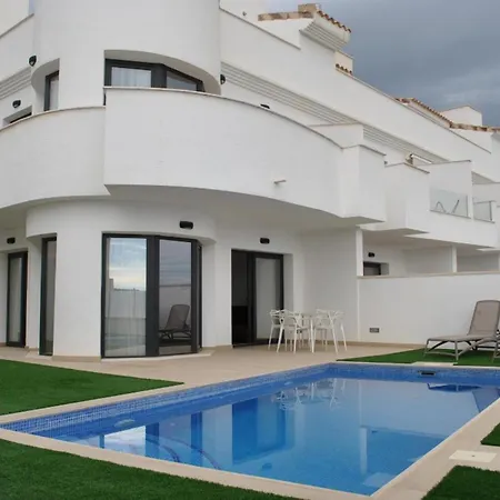 Holiday home Panoramisch Modern In Bij Benidorm Met 3 Slaapkamers, Gelegen Op De 1ste Lijn Met Privezwembad En Privetuin, Uitzicht Op Zee, Op Het Gebergte Puig Campana Met 'ruta Kilometro Vertical' En Op De Skyline Benidorm En Fine