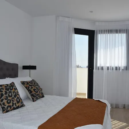 Holiday home Panoramisch Modern In Bij Benidorm Met 3 Slaapkamers, Gelegen Op De 1ste Lijn Met Privezwembad En Privetuin, Uitzicht Op Zee, Op Het Gebergte Puig Campana Met 'ruta Kilometro Vertical' En Op De Skyline Benidorm En Fine *