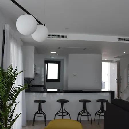Holiday home Panoramisch Modern In Bij Benidorm Met 3 Slaapkamers, Gelegen Op De 1ste Lijn Met Privezwembad En Privetuin, Uitzicht Op Zee, Op Het Gebergte Puig Campana Met 'ruta Kilometro Vertical' En Op De Skyline Benidorm En Fine *