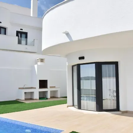 Holiday home Panoramisch Modern In Bij Benidorm Met 3 Slaapkamers, Gelegen Op De 1ste Lijn Met Privezwembad En Privetuin, Uitzicht Op Zee, Op Het Gebergte Puig Campana Met 'ruta Kilometro Vertical' En Op De Skyline Benidorm En Fine Finestrat