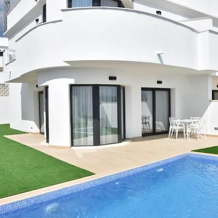 Holiday home Panoramisch Modern In Bij Benidorm Met 3 Slaapkamers, Gelegen Op De 1ste Lijn Met Privezwembad En Privetuin, Uitzicht Op Zee, Op Het Gebergte Puig Campana Met 'ruta Kilometro Vertical' En Op De Skyline Benidorm En Fine